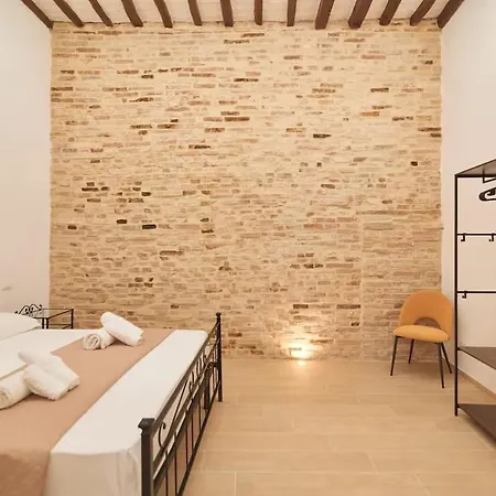 Garibaldi - Prime Location 1-bedroom Near Universita Per Stranieri
