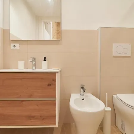Garibaldi - Prime Location 1-bedroom Near Universita Per Stranieri *