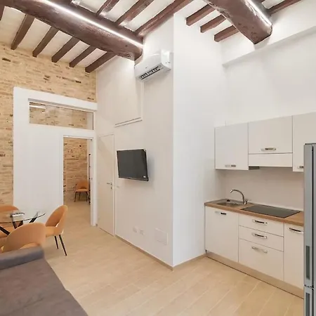 Apartment Garibaldi - Prime Location 1-bedroom Near Universita Per Stranieri