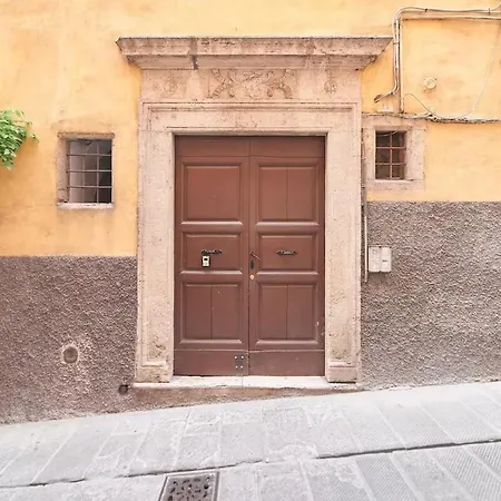 Apartment Garibaldi - Prime Location 1-bedroom Near Universita Per Stranieri
